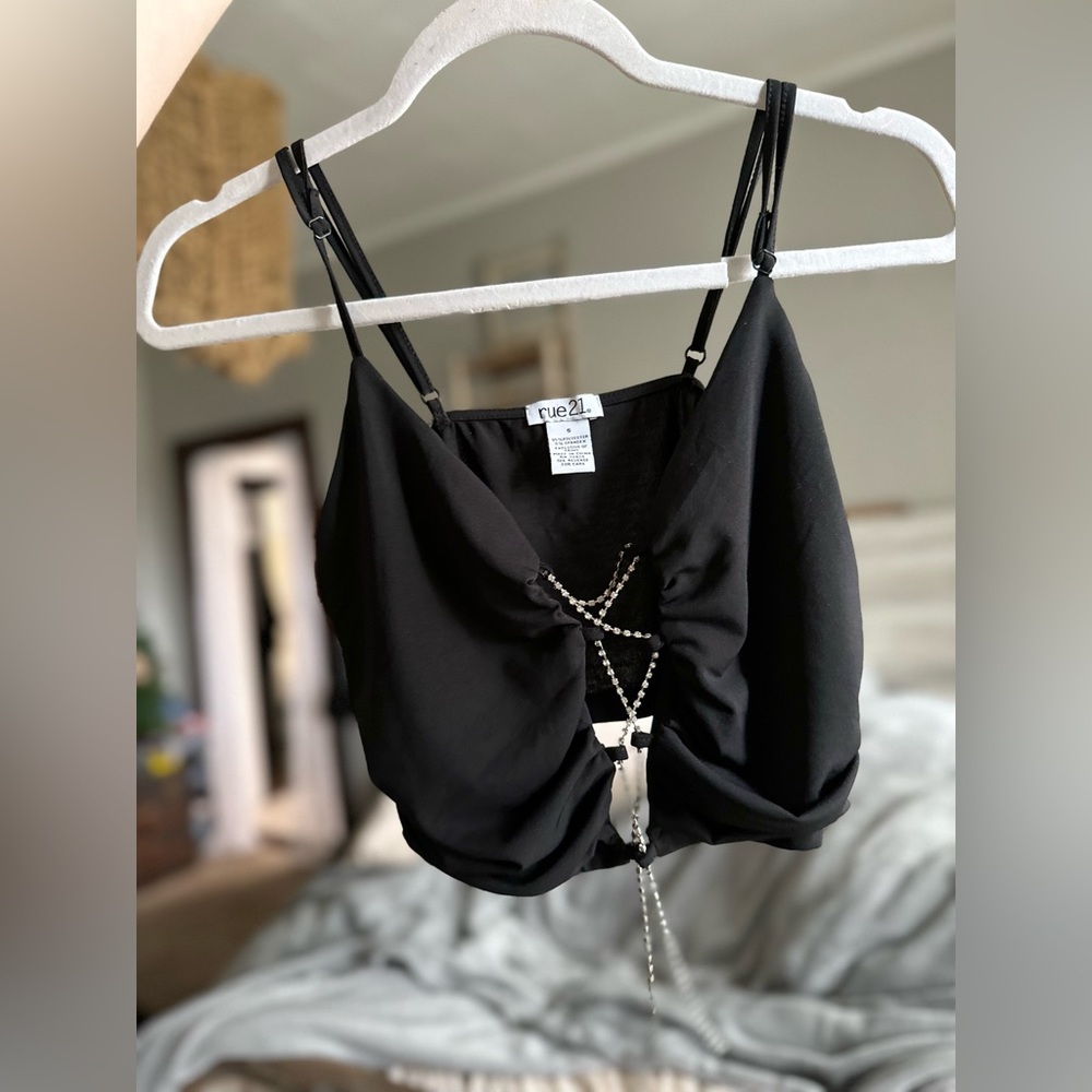 RUE21- Black Chain Crop Top